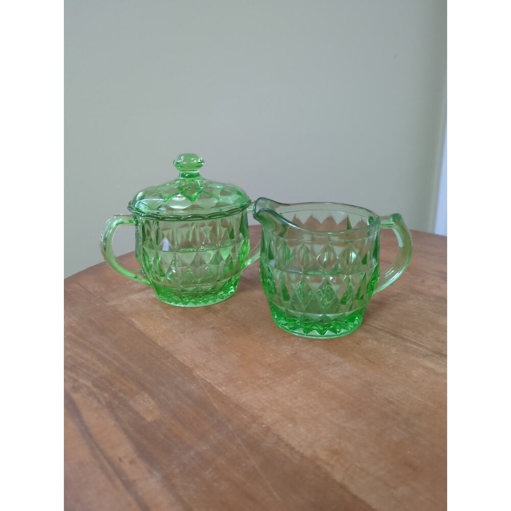 Jeannette Windsor Diamond Green Uranium Glass Creamer And Lidded Sugar